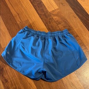 lululemon hotty hot 4” low-rise shorts